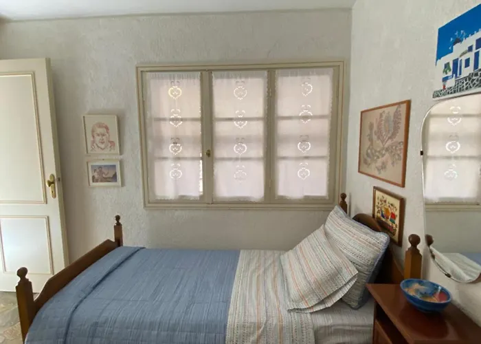 V Βίλα Λίμνη